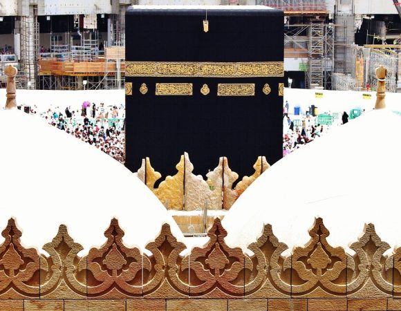 This is the time to embark on an Umrah!